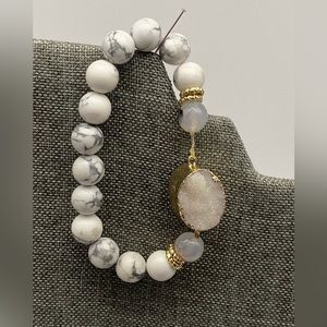 White bead bracelet with druzy crystal